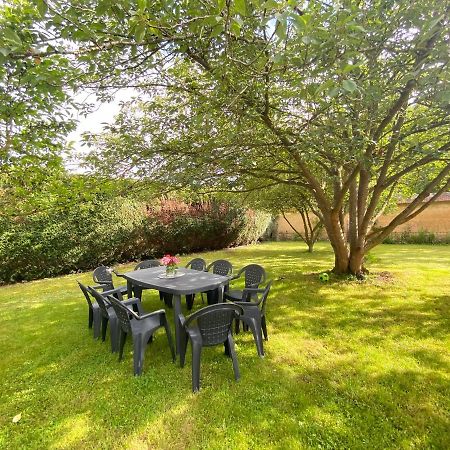 La Bonneville Maison Chaleureuse Avec Un Grand Jardin מראה חיצוני תמונה