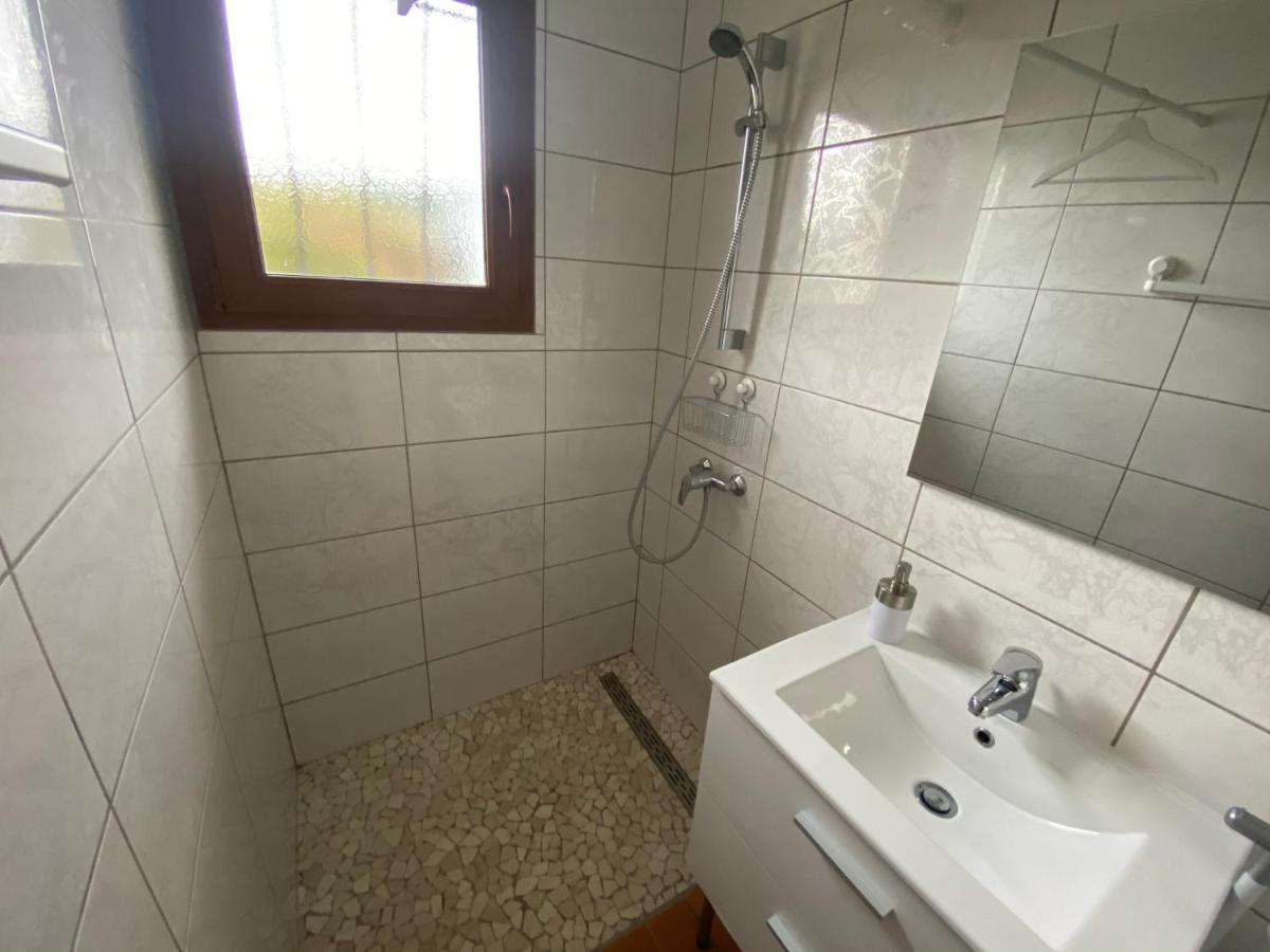 La Bonneville Maison Chaleureuse Avec Un Grand Jardin מראה חיצוני תמונה